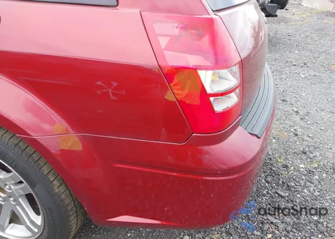 2006 Dodge Magnum R/T z USA, uszkodzony, nr VIN 2D8GV57226H521571